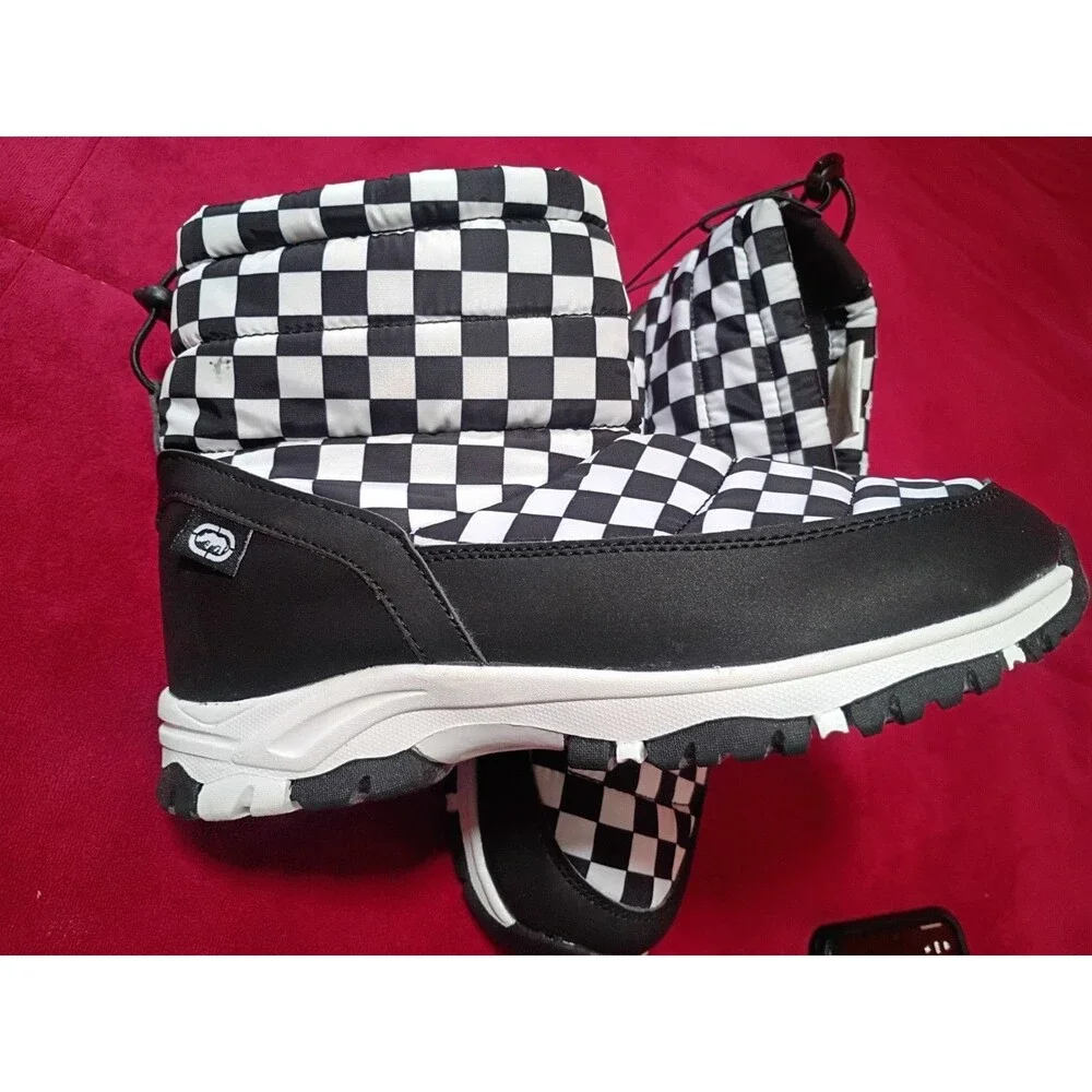 Ecko Unltd. black and white checkered kids' Size 4 winter boots featuring #33